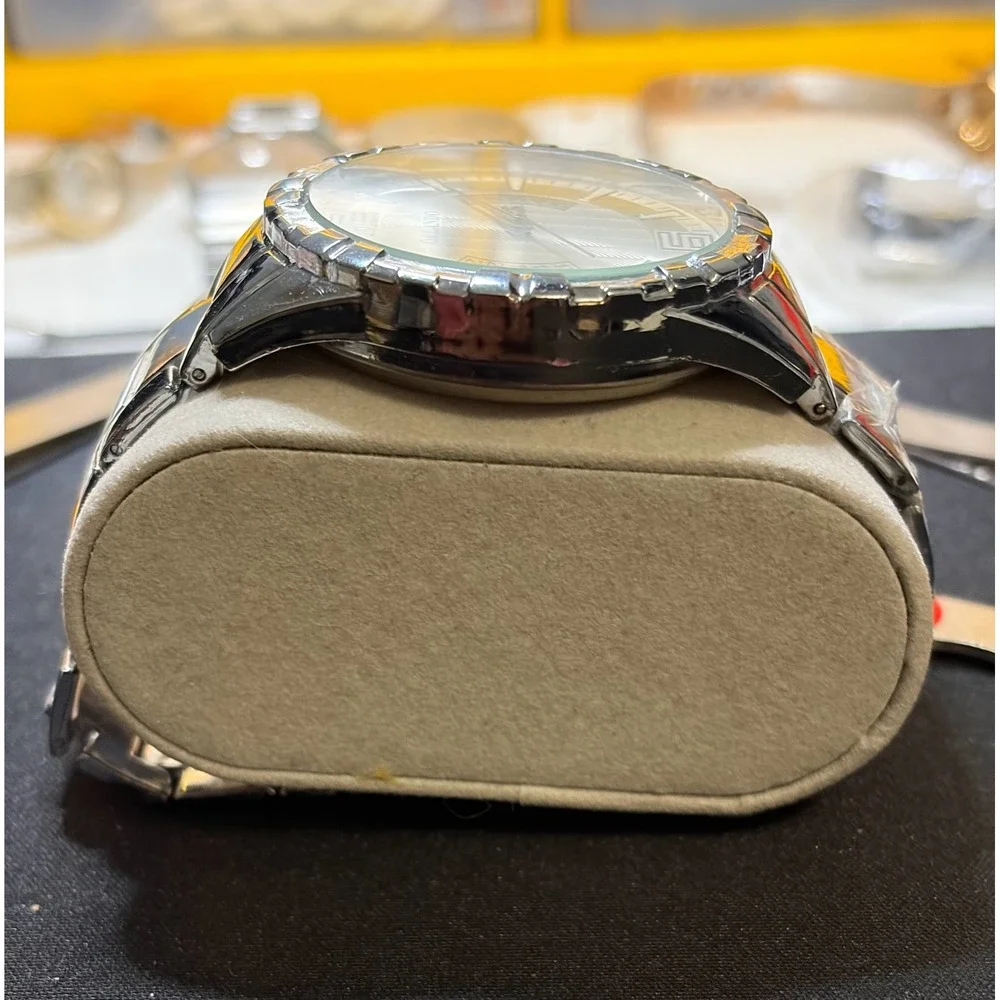 Orlando‎ Wristwatch Mens OS Silver Stainless Steel Analog Quartz